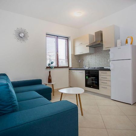 Apartmani Dragica โรวีน ภายนอก รูปภาพ