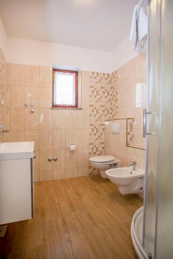 Apartmani Dragica โรวีน ภายนอก รูปภาพ