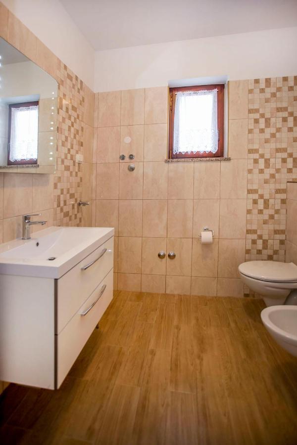 Apartmani Dragica โรวีน ภายนอก รูปภาพ