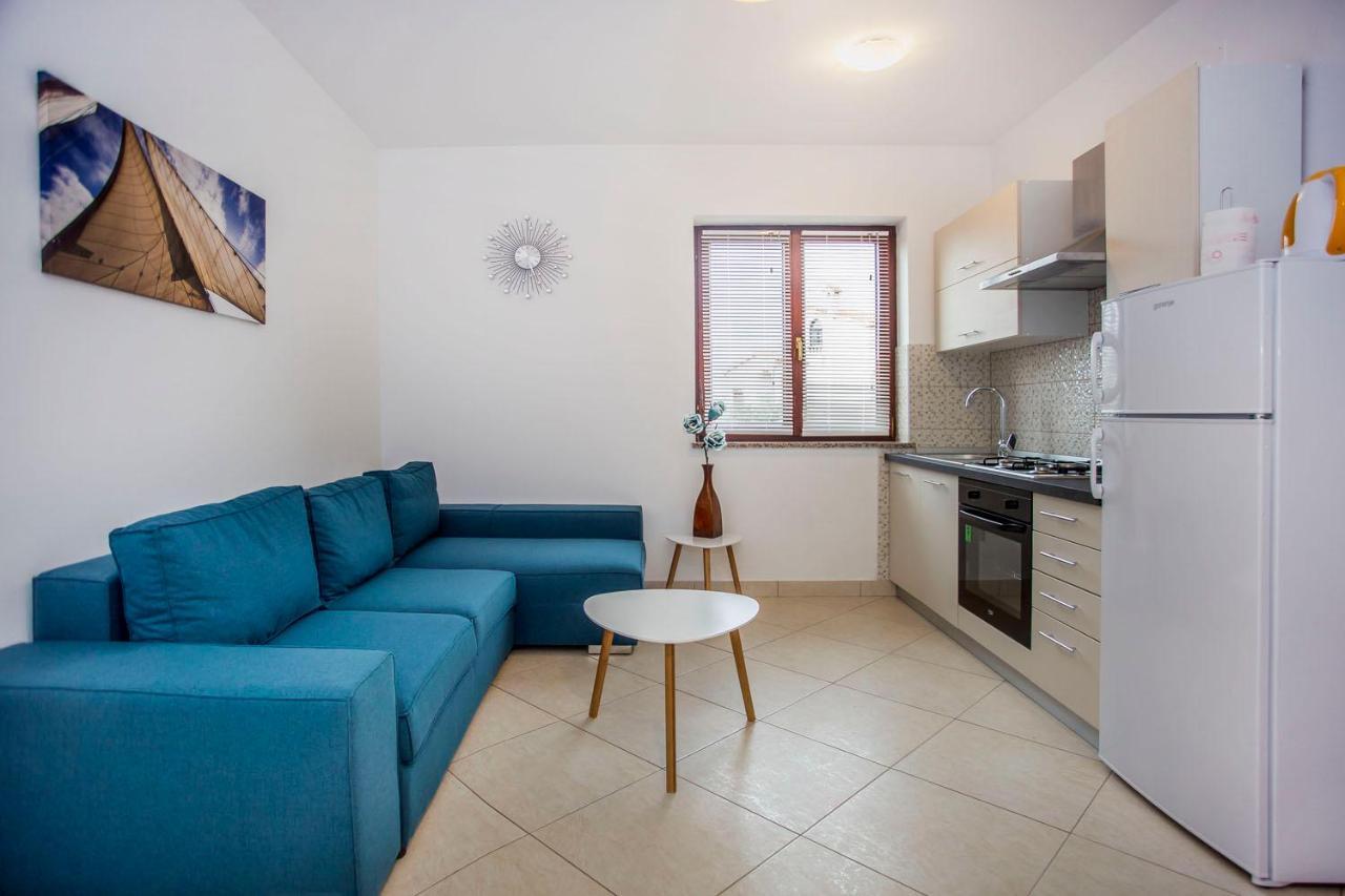 Apartmani Dragica โรวีน ภายนอก รูปภาพ