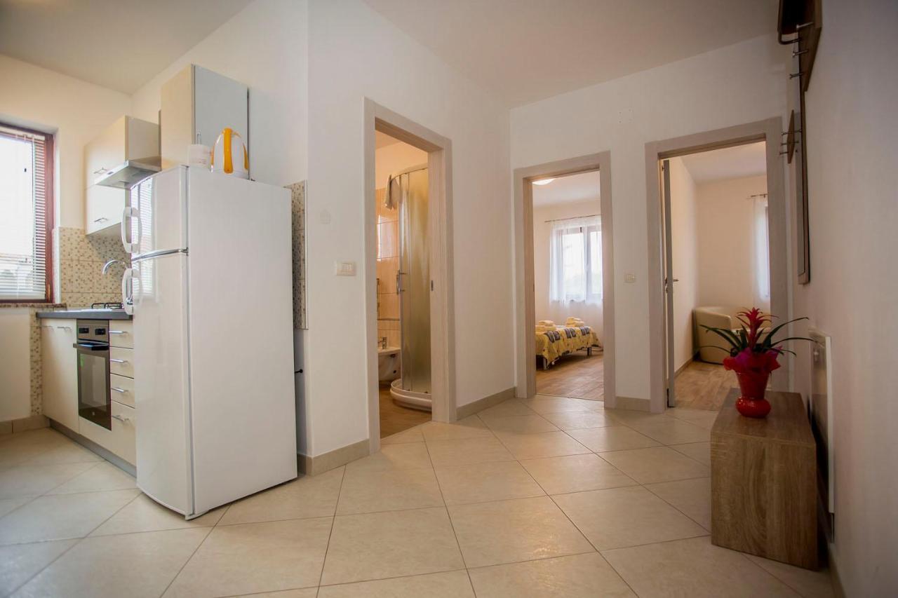 Apartmani Dragica โรวีน ภายนอก รูปภาพ