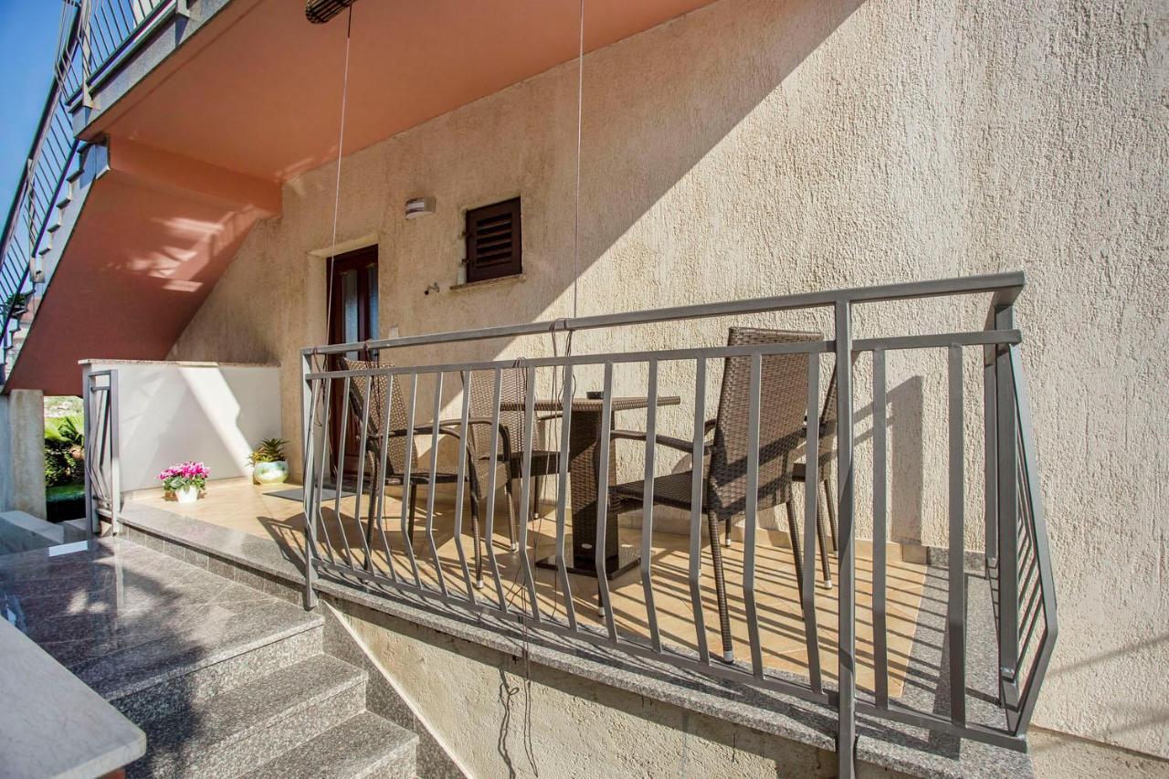 Apartmani Dragica โรวีน ภายนอก รูปภาพ