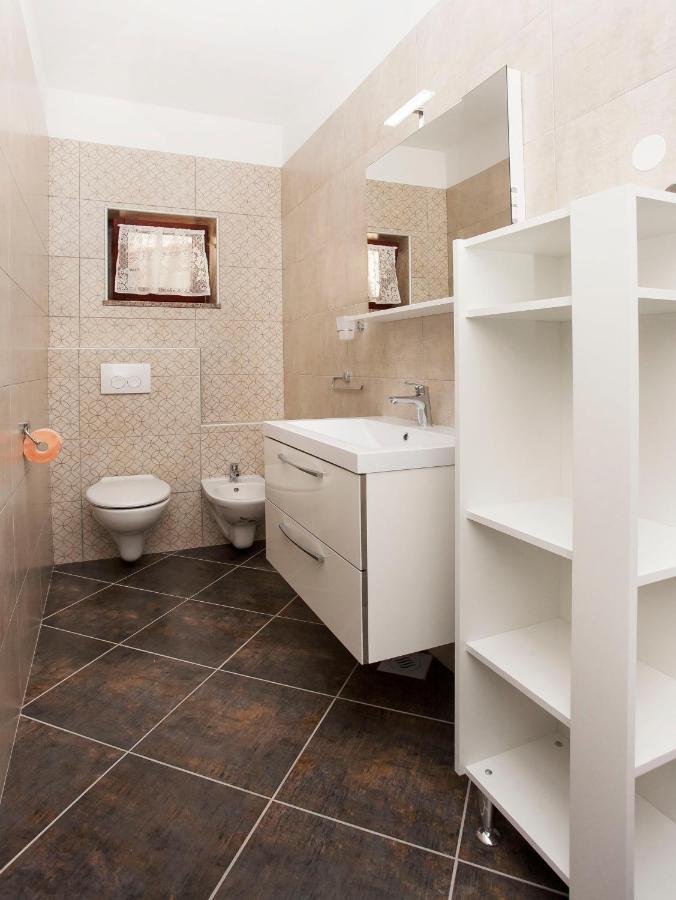 Apartmani Dragica โรวีน ภายนอก รูปภาพ