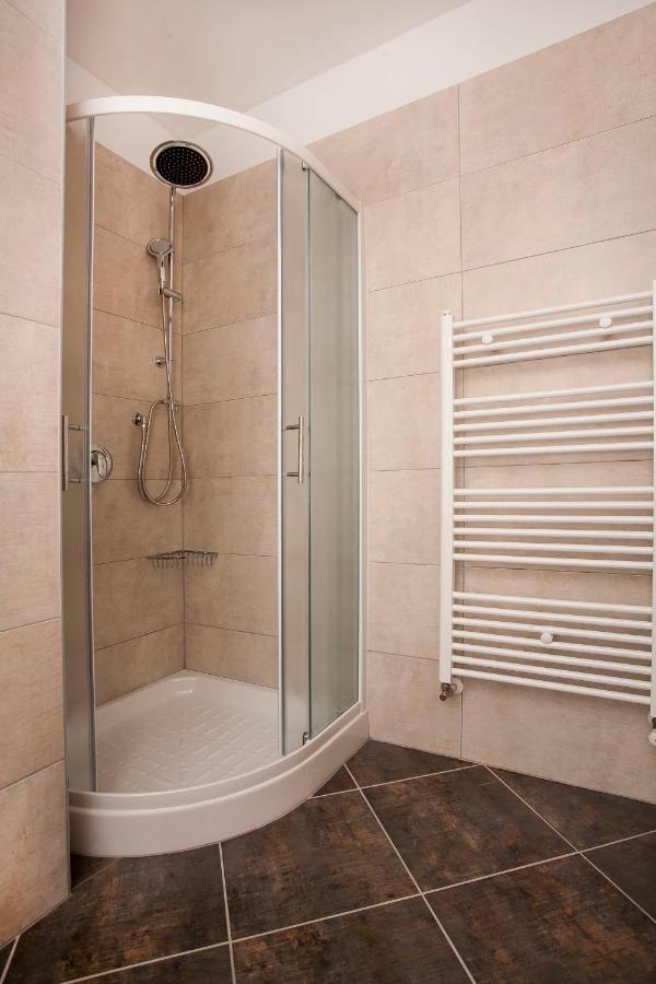 Apartmani Dragica โรวีน ภายนอก รูปภาพ