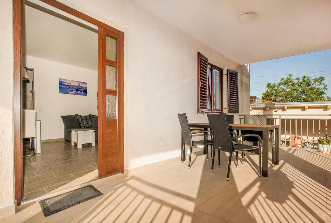 Apartmani Dragica โรวีน ภายนอก รูปภาพ