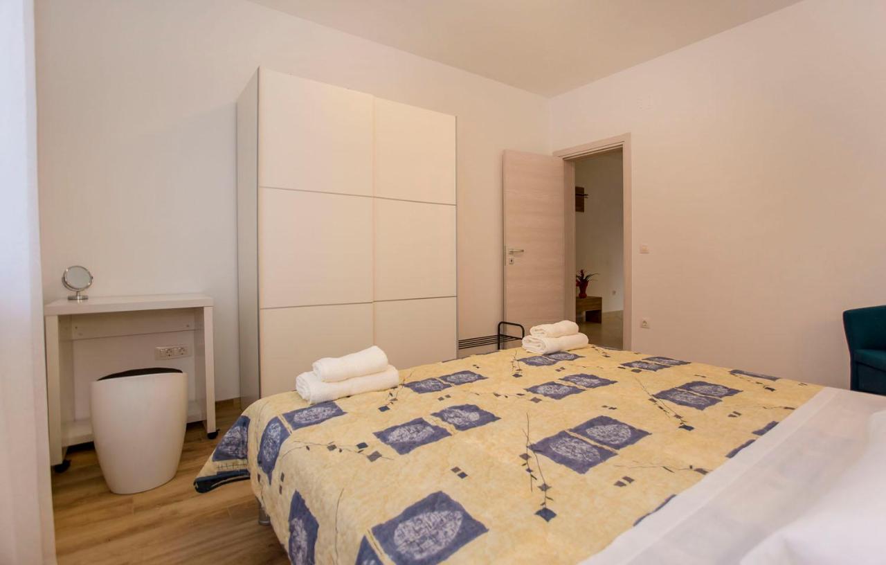 Apartmani Dragica โรวีน ภายนอก รูปภาพ