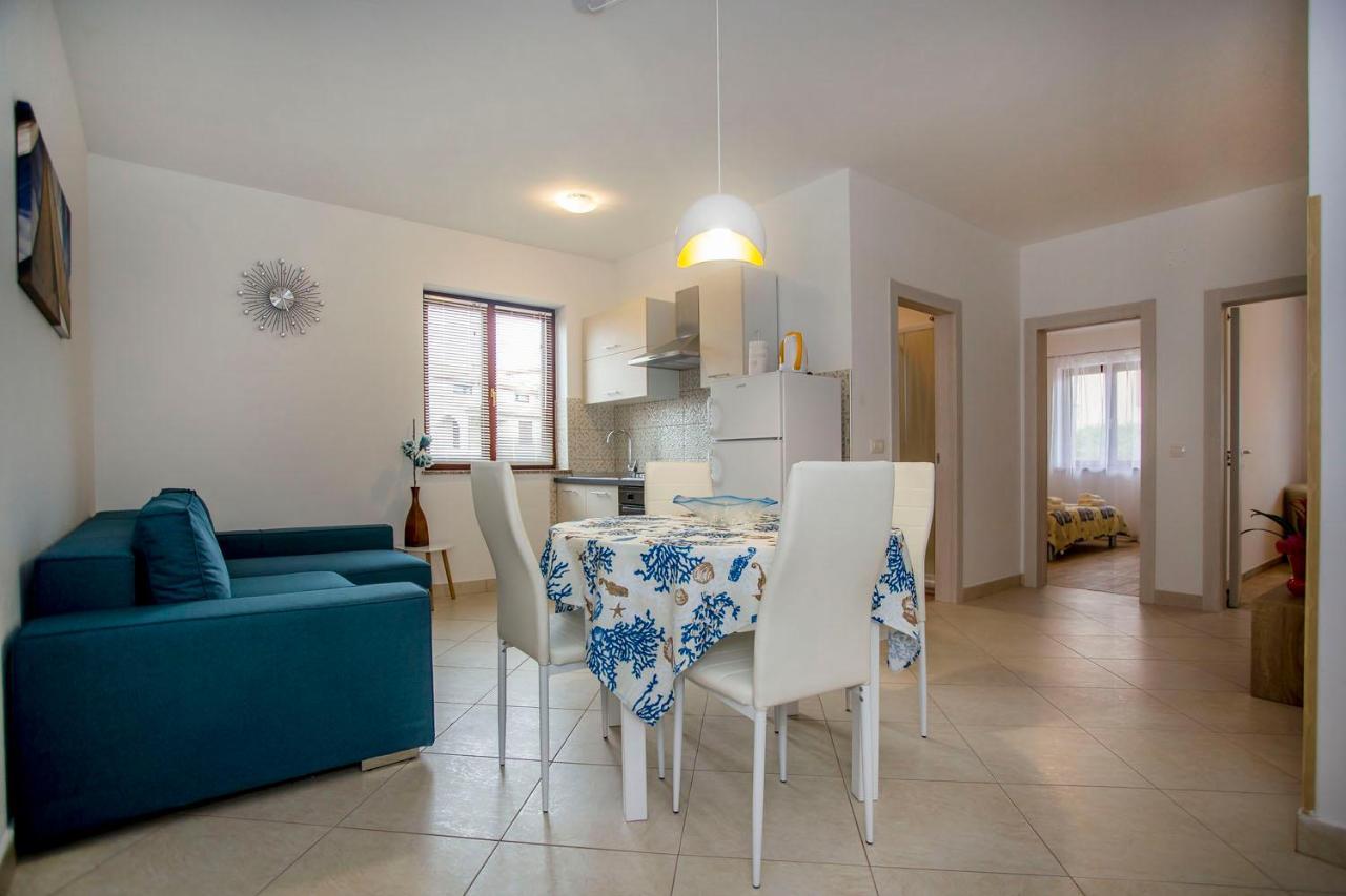 Apartmani Dragica โรวีน ภายนอก รูปภาพ