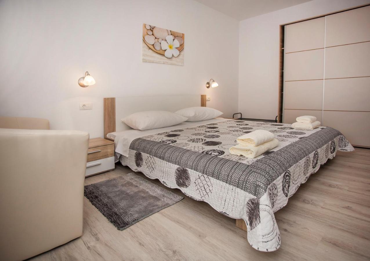 Apartmani Dragica โรวีน ภายนอก รูปภาพ