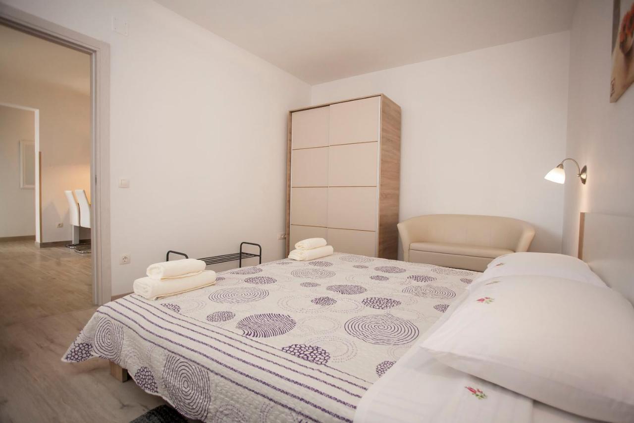 Apartmani Dragica โรวีน ภายนอก รูปภาพ