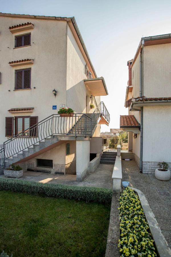 Apartmani Dragica โรวีน ภายนอก รูปภาพ