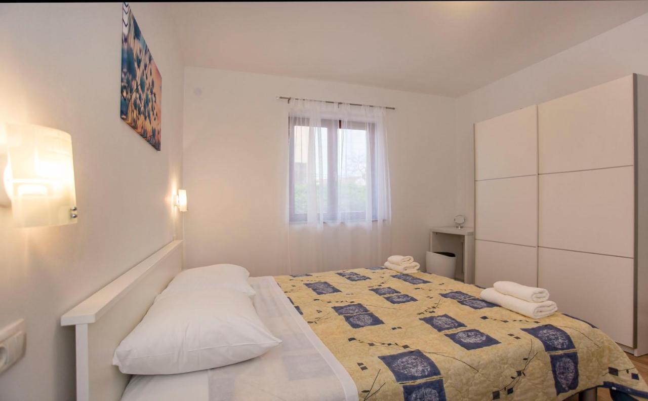 Apartmani Dragica โรวีน ภายนอก รูปภาพ